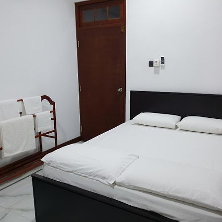 Ice Berg Apartment Dehiwala-Mount Lavinia Екстериор снимка
