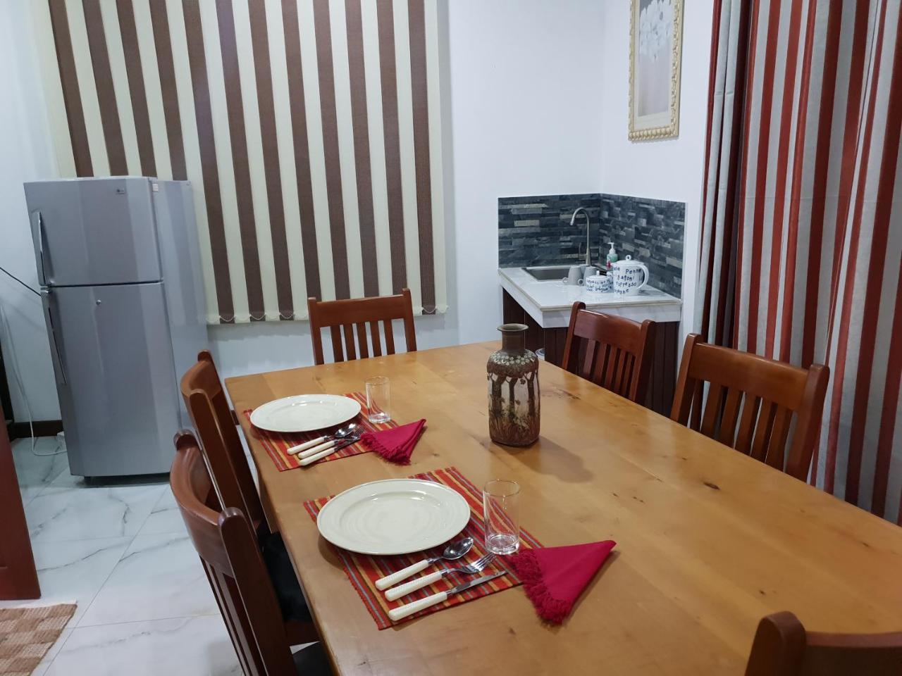 Ice Berg Apartment Dehiwala-Mount Lavinia Екстериор снимка
