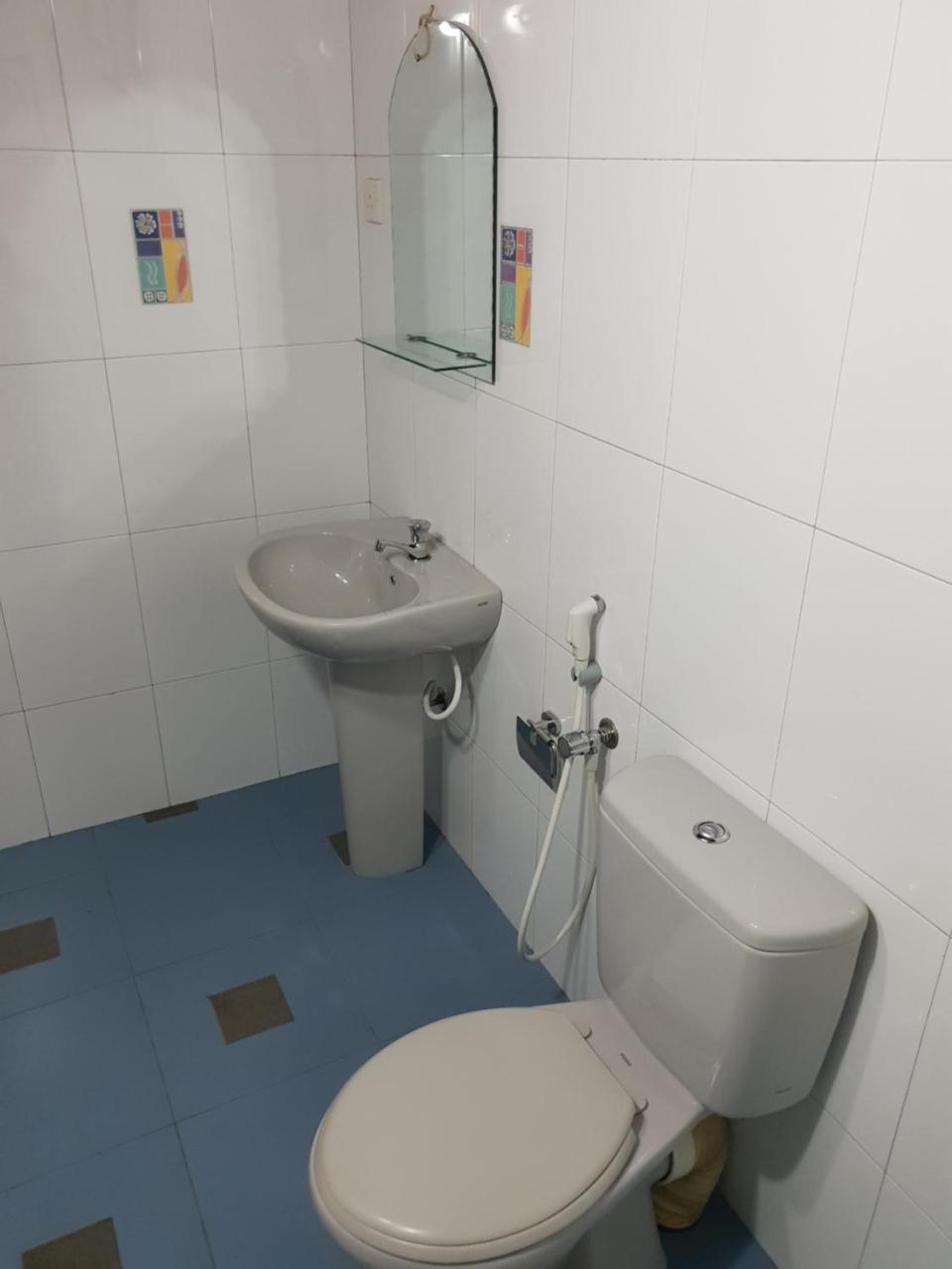 Ice Berg Apartment Dehiwala-Mount Lavinia Екстериор снимка