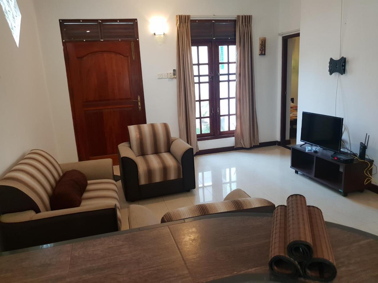 Ice Berg Apartment Dehiwala-Mount Lavinia Екстериор снимка